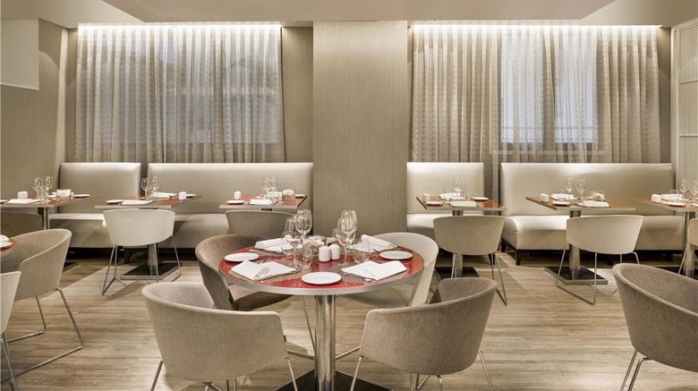 <b>NH Collection Lisboa Liberdade Restaurant</b>. Images powered by <a href="https://iceportal.shijigroup.com/" title="IcePortal" target="_blank">IcePortal</a>.
