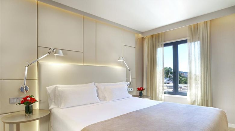 <b>NH Collection Lisboa Liberdade Room</b>. Images powered by <a href="https://iceportal.shijigroup.com/" title="IcePortal" target="_blank">IcePortal</a>.