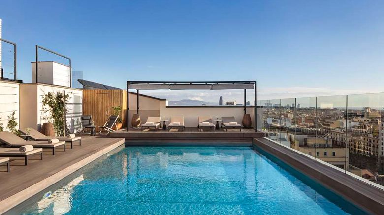 <b>NH Collection Gran Hotel Calderon Pool</b>. Images powered by <a href="https://iceportal.shijigroup.com/" title="IcePortal" target="_blank">IcePortal</a>.