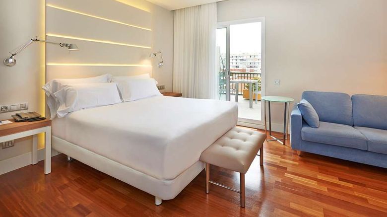 <b>NH Barcelona Les Corts Room</b>. Images powered by <a href="https://iceportal.shijigroup.com/" title="IcePortal" target="_blank">IcePortal</a>.
