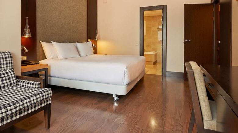 <b>NH Barcelona Eixample Suite</b>. Images powered by <a href="https://iceportal.shijigroup.com/" title="IcePortal" target="_blank">IcePortal</a>.