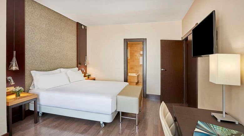 <b>NH Barcelona Eixample Suite</b>. Images powered by <a href="https://iceportal.shijigroup.com/" title="IcePortal" target="_blank">IcePortal</a>.