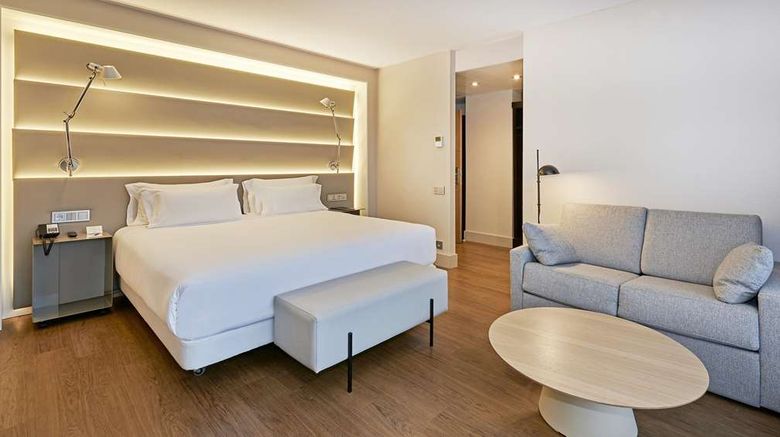 <b>NH Sants Barcelona Room</b>. Images powered by <a href="https://iceportal.shijigroup.com/" title="IcePortal" target="_blank">IcePortal</a>.