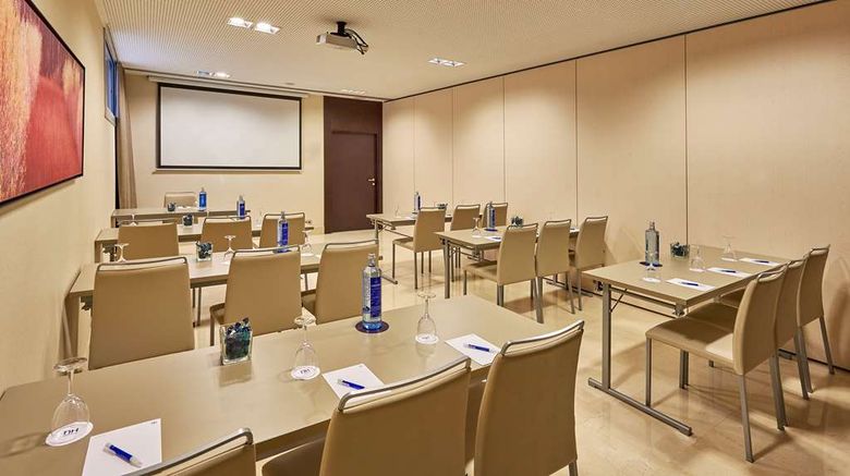 <b>NH Sants Barcelona Meeting</b>. Images powered by <a href="https://iceportal.shijigroup.com/" title="IcePortal" target="_blank">IcePortal</a>.