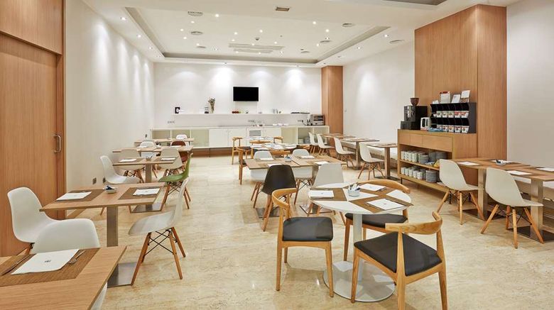 <b>NH Bilbao Deusto Restaurant</b>. Images powered by <a href="https://iceportal.shijigroup.com/" title="IcePortal" target="_blank">IcePortal</a>.