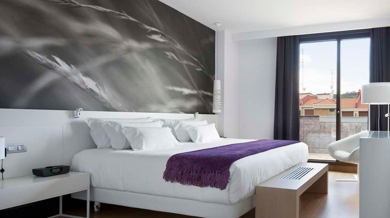 <b>NH Collection Villa de Bilbao Suite</b>. Images powered by <a href="https://iceportal.shijigroup.com/" title="IcePortal" target="_blank">IcePortal</a>.