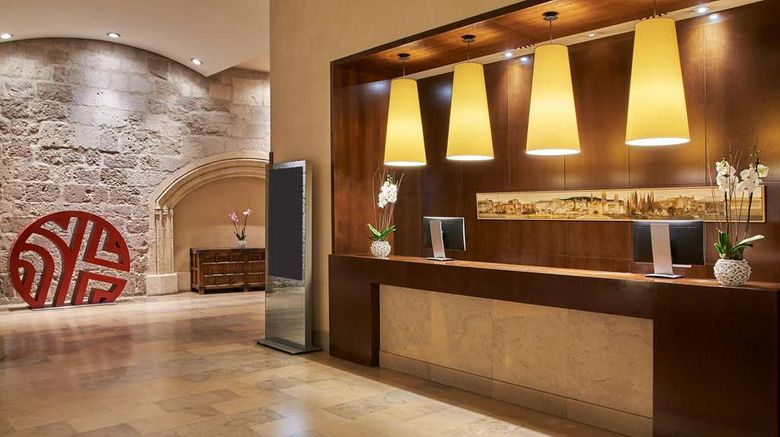 <b>NH Collection Palacio de Burgos Lobby</b>. Images powered by <a href="https://iceportal.shijigroup.com/" title="IcePortal" target="_blank">IcePortal</a>.
