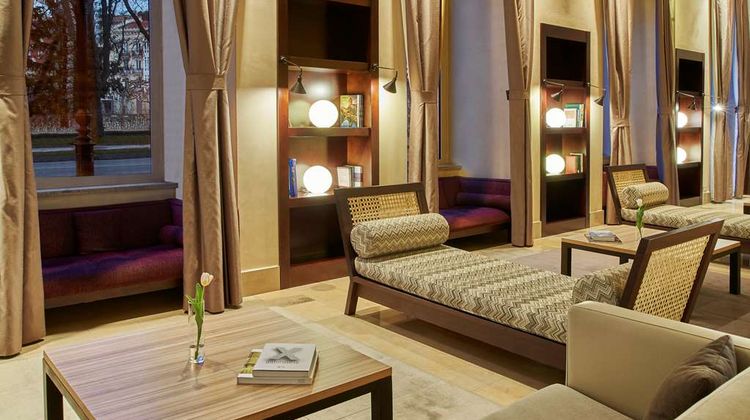 NH Collection Palacio de Burgos Lobby