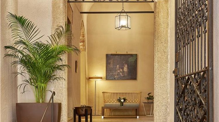 NH Collection Caceres Palacio de Oquendo Lobby