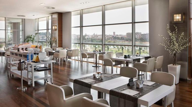 <b>NH Gran Hotel Casino Extremadura Restaurant</b>. Images powered by <a href="https://iceportal.shijigroup.com/" title="IcePortal" target="_blank">IcePortal</a>.