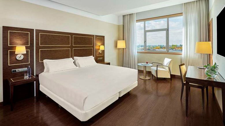 <b>NH Gran Hotel Casino Extremadura Room</b>. Images powered by <a href="https://iceportal.shijigroup.com/" title="IcePortal" target="_blank">IcePortal</a>.