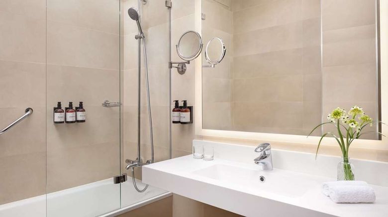 <b>NH Collection Granada Victoria Suite</b>. Images powered by <a href="https://iceportal.shijigroup.com/" title="IcePortal" target="_blank">IcePortal</a>.