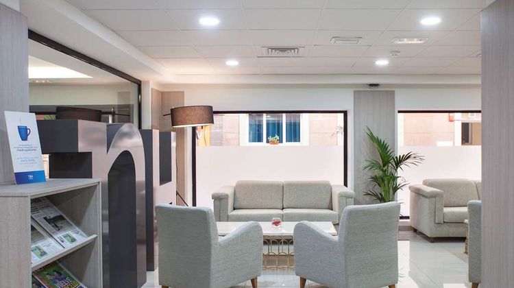 NH Las Palmas Playa las Canteras Lobby