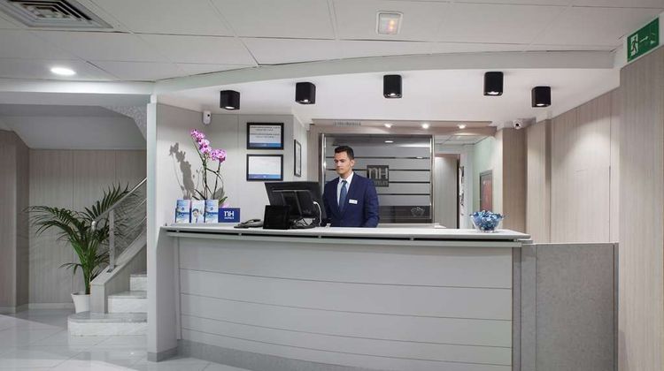 NH Las Palmas Playa las Canteras Lobby
