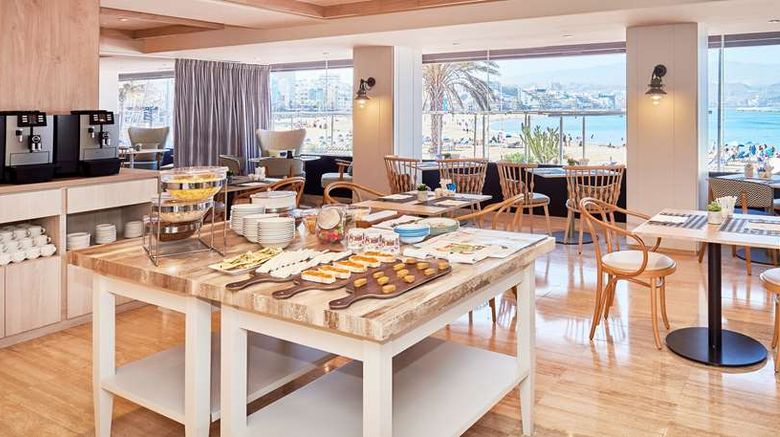 <b>NH Las Palmas Playa las Canteras Restaurant</b>. Images powered by <a href="https://iceportal.shijigroup.com/" title="IcePortal" target="_blank">IcePortal</a>.