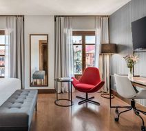 NH Collection Leon Plaza Mayor Room
