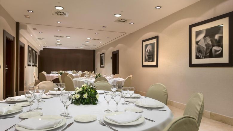 <b>NH Collection Leon Plaza Mayor Restaurant</b>. Images powered by <a href="https://iceportal.shijigroup.com/" title="IcePortal" target="_blank">IcePortal</a>.