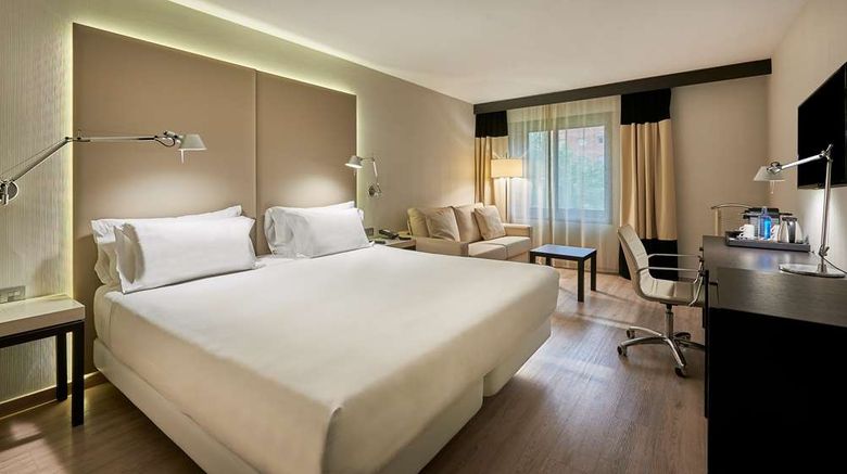 <b>NH Lleida Pirineos Room</b>. Images powered by <a href="https://iceportal.shijigroup.com/" title="IcePortal" target="_blank">IcePortal</a>.