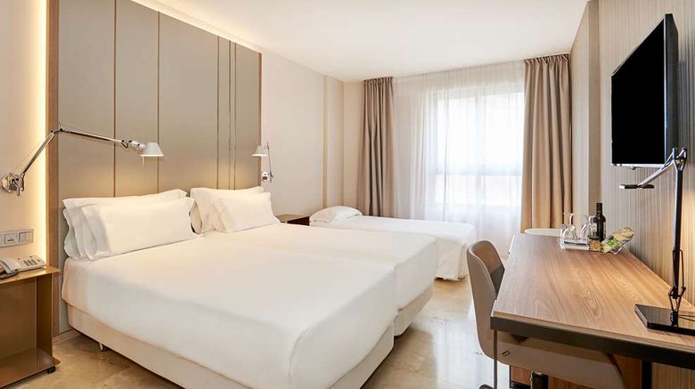 <b>NH Hotel Herencia Rioja Room</b>. Images powered by <a href="https://iceportal.shijigroup.com/" title="IcePortal" target="_blank">IcePortal</a>.