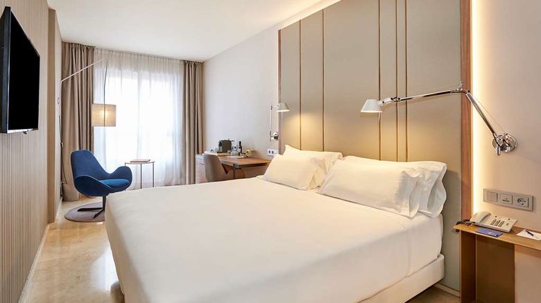 <b>NH Hotel Herencia Rioja Room</b>. Images powered by <a href="https://iceportal.shijigroup.com/" title="IcePortal" target="_blank">IcePortal</a>.
