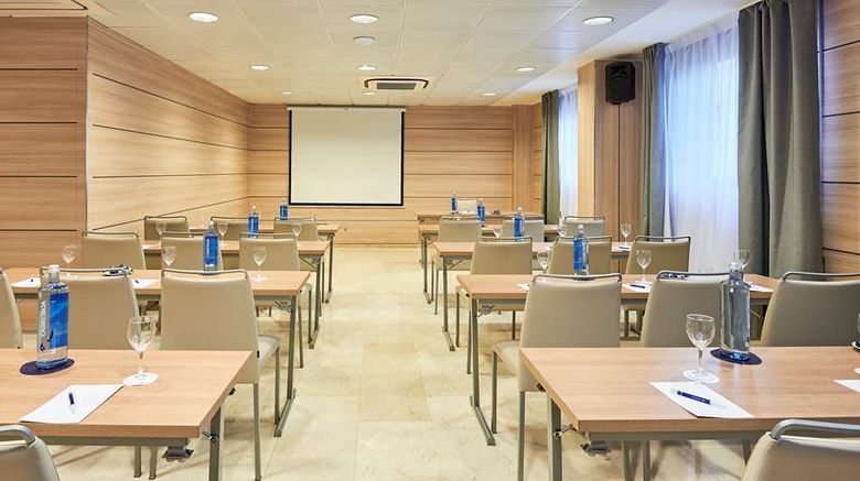 <b>NH Hotel Herencia Rioja Meeting</b>. Images powered by <a href="https://iceportal.shijigroup.com/" title="IcePortal" target="_blank">IcePortal</a>.