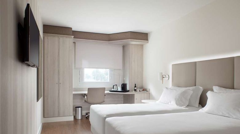 <b>NH Madrid Barajas Airport Room</b>. Images powered by <a href="https://iceportal.shijigroup.com/" title="IcePortal" target="_blank">IcePortal</a>.