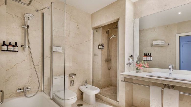 <b>NH Collection Madrid Abascal Room</b>. Images powered by <a href="https://iceportal.shijigroup.com/" title="IcePortal" target="_blank">IcePortal</a>.