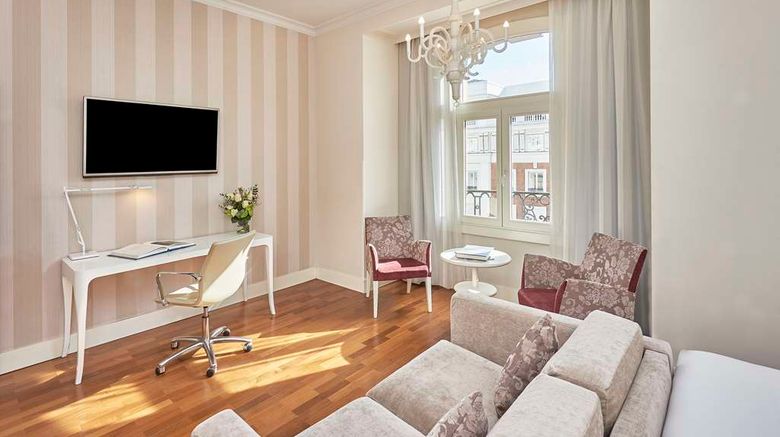 <b>NH Collection Madrid Abascal Room</b>. Images powered by <a href="https://iceportal.shijigroup.com/" title="IcePortal" target="_blank">IcePortal</a>.