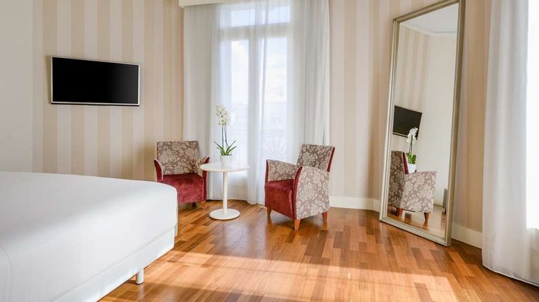 <b>NH Collection Madrid Abascal Suite</b>. Images powered by <a href="https://iceportal.shijigroup.com/" title="IcePortal" target="_blank">IcePortal</a>.
