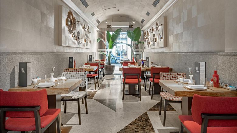 <b>NH Collection Madrid Palacio de Tepa Lobby</b>. Images powered by <a href="https://iceportal.shijigroup.com/" title="IcePortal" target="_blank">IcePortal</a>.