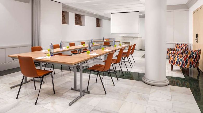 <b>NH Collection Madrid Paseo del Prado Meeting</b>. Images powered by <a href="https://iceportal.shijigroup.com/" title="IcePortal" target="_blank">IcePortal</a>.