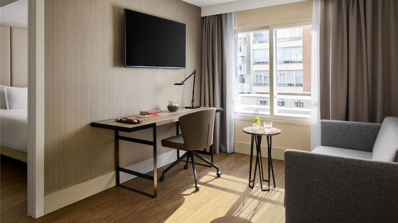 <b>NH Madrid Paseo de la Habana Suite</b>. Images powered by <a href="https://iceportal.shijigroup.com/" title="IcePortal" target="_blank">IcePortal</a>.