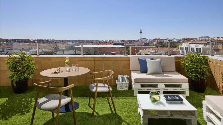 <b>NH Madrid Ventas Room</b>. Images powered by <a href="https://iceportal.shijigroup.com/" title="IcePortal" target="_blank">IcePortal</a>.