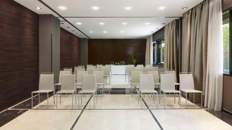 <b>NH Madrid Ribera del Manzanares Meeting</b>. Images powered by <a href="https://iceportal.shijigroup.com/" title="IcePortal" target="_blank">IcePortal</a>.