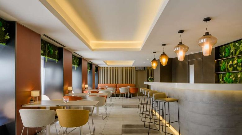 <b>NH Collection Madrid Colon Restaurant</b>. Images powered by <a href="https://iceportal.shijigroup.com/" title="IcePortal" target="_blank">IcePortal</a>.