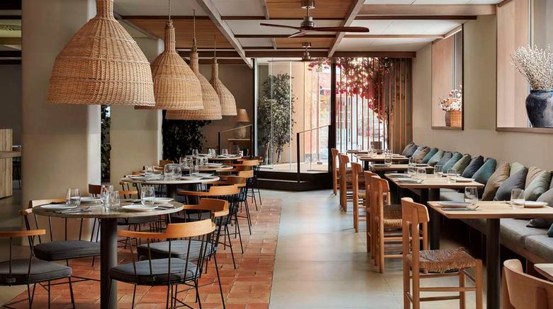 <b>NH Madrid Zurbano Restaurant</b>. Images powered by <a href="https://iceportal.shijigroup.com/" title="IcePortal" target="_blank">IcePortal</a>.