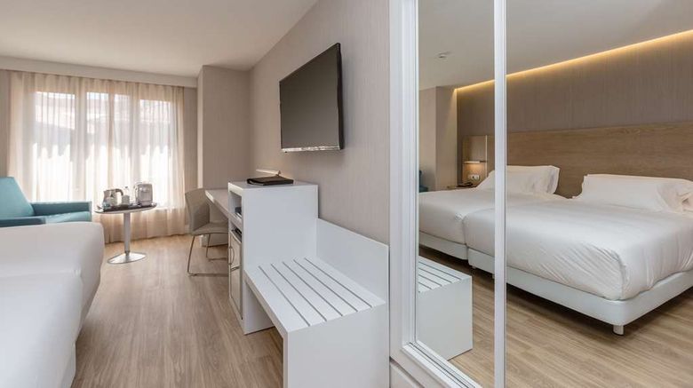 <b>NH Oviedo Principado Room</b>. Images powered by <a href="https://iceportal.shijigroup.com/" title="IcePortal" target="_blank">IcePortal</a>.