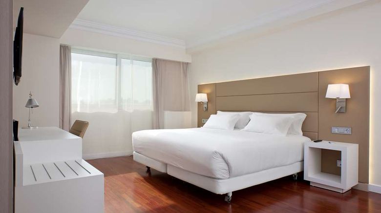 <b>NH Hotel Iruna Park Room</b>. Images powered by <a href="https://iceportal.shijigroup.com/" title="IcePortal" target="_blank">IcePortal</a>.