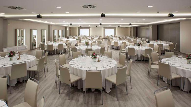 <b>NH Hotel Iruna Park Meeting</b>. Images powered by <a href="https://iceportal.shijigroup.com/" title="IcePortal" target="_blank">IcePortal</a>.