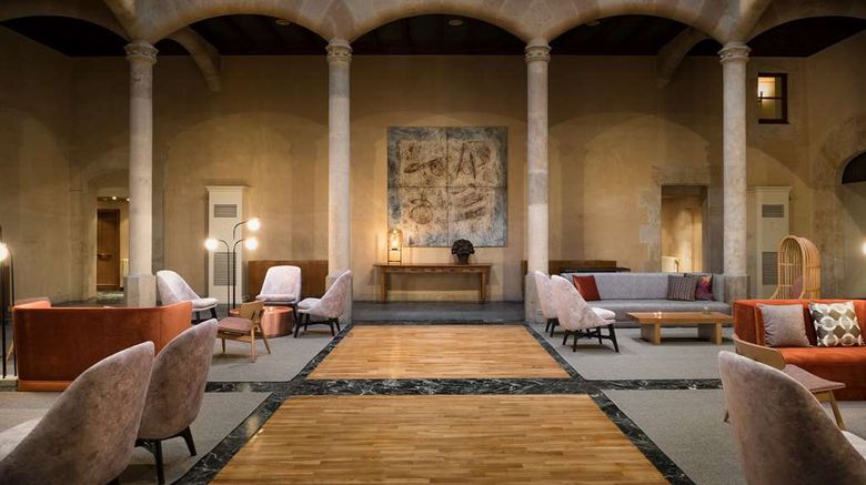 <b>NH Salamanca Palacio de Castellanos Lobby</b>. Images powered by <a href="https://iceportal.shijigroup.com/" title="IcePortal" target="_blank">IcePortal</a>.