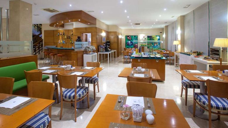<b>NH San Pedro de Alcantara Restaurant</b>. Images powered by <a href="https://iceportal.shijigroup.com/" title="IcePortal" target="_blank">IcePortal</a>.