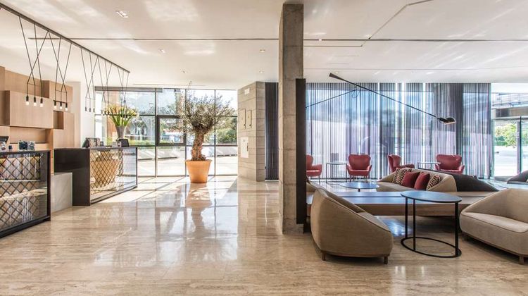 NH Sevilla Plaza de Armas Lobby