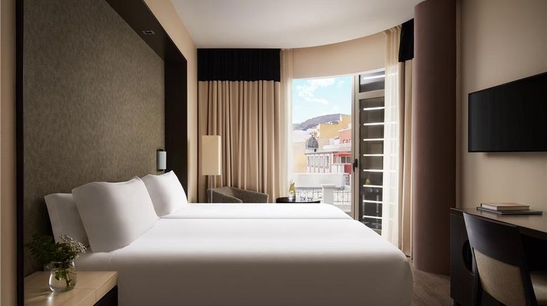 <b>NH Tenerife Room</b>. Images powered by <a href="https://iceportal.shijigroup.com/" title="IcePortal" target="_blank">IcePortal</a>.