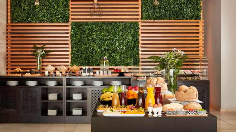 <b>NH Tenerife Restaurant</b>. Images powered by <a href="https://iceportal.shijigroup.com/" title="IcePortal" target="_blank">IcePortal</a>.