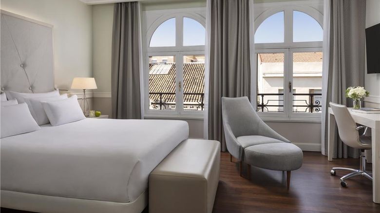 <b>NH Collection Gran Hotel de Zaragoza Room</b>. Images powered by <a href="https://iceportal.shijigroup.com/" title="IcePortal" target="_blank">IcePortal</a>.
