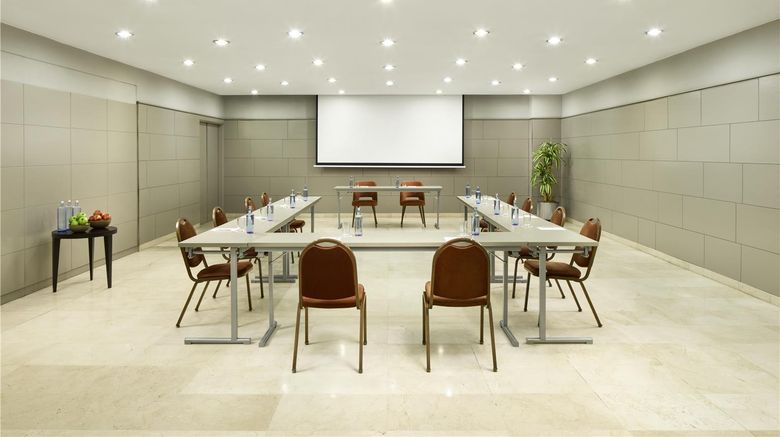 <b>iStay by NH Zaragoza Sport Hotel Meeting</b>. Images powered by <a href="https://iceportal.shijigroup.com/" title="IcePortal" target="_blank">IcePortal</a>.