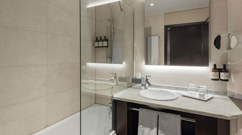<b>NH Geneva Airport Room</b>. Images powered by <a href="https://iceportal.shijigroup.com/" title="IcePortal" target="_blank">IcePortal</a>.