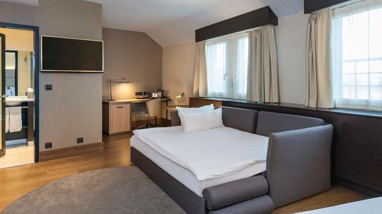 <b>NH Geneva Airport Room</b>. Images powered by <a href="https://iceportal.shijigroup.com/" title="IcePortal" target="_blank">IcePortal</a>.