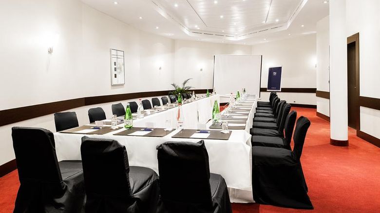 <b>NH Geneva Airport Meeting</b>. Images powered by <a href="https://iceportal.shijigroup.com/" title="IcePortal" target="_blank">IcePortal</a>.