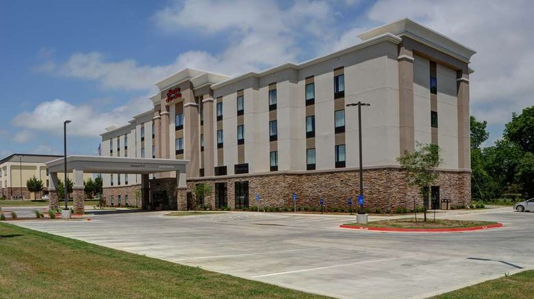 <b>Hampton Inn & Suites Ardmore Exterior</b>. Images powered by <a href="https://iceportal.shijigroup.com/" title="IcePortal" target="_blank">IcePortal</a>.